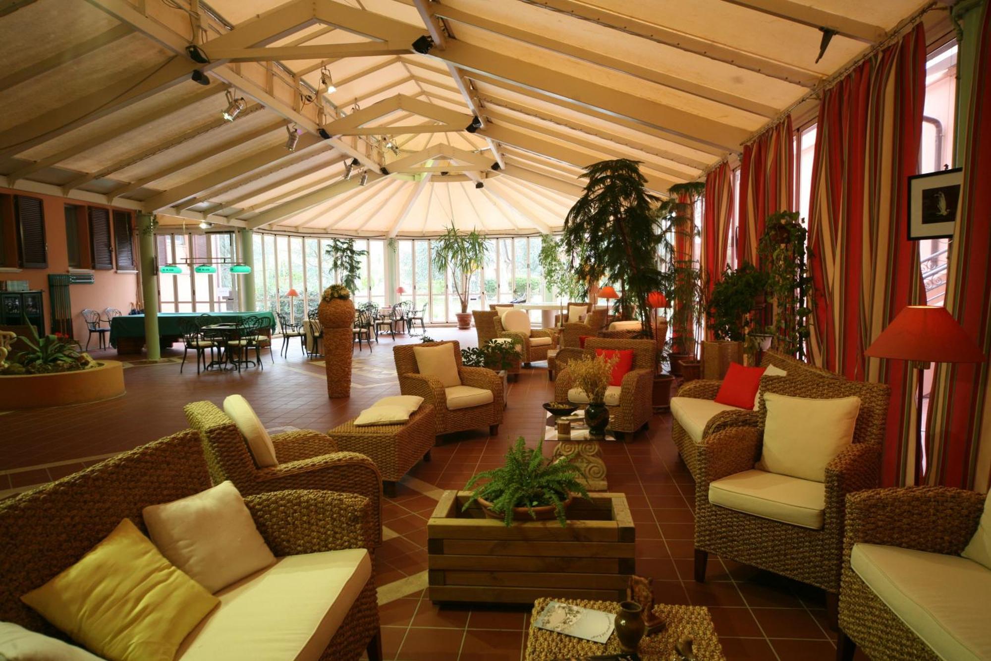 Hotel Villa Leri Monte Colombo ภายนอก รูปภาพ